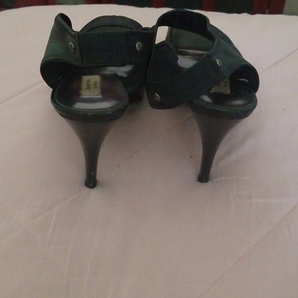 Shoes - Picture 2 of 3